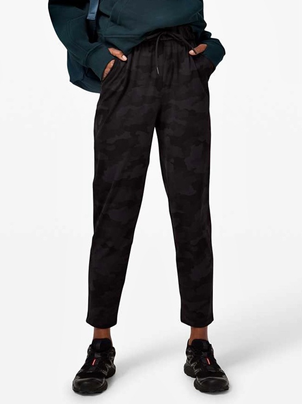 Lululemon Keep Moving 7/8 Pant Size 6 Heritage 365 Camo Deep Coal